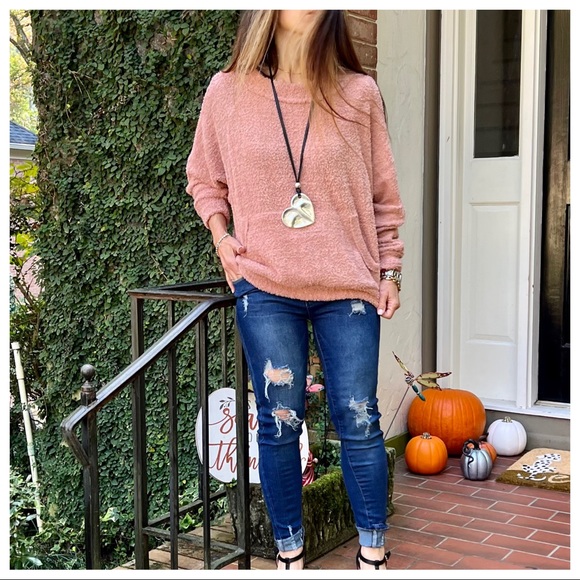 #01 So soft Kangaroo pocket loose fit top - Picture 2 of 6